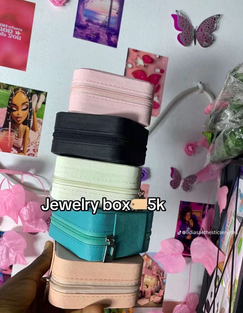 Compact Zippered Travel Jewelry Box