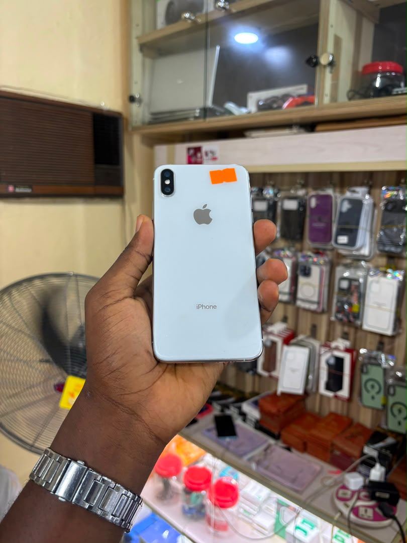 Phone XS Max | 64GB